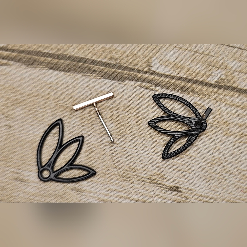 Unique Black Flower Cut Out [Earrings] Studs Both Detach